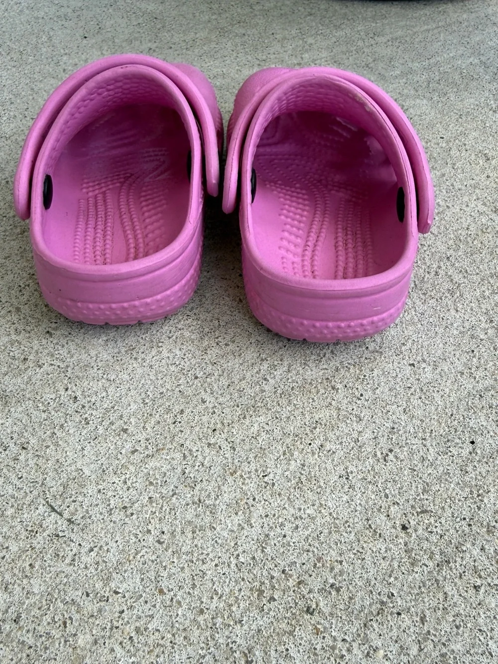 CROCS Kids Classic Clog in Bright Pink